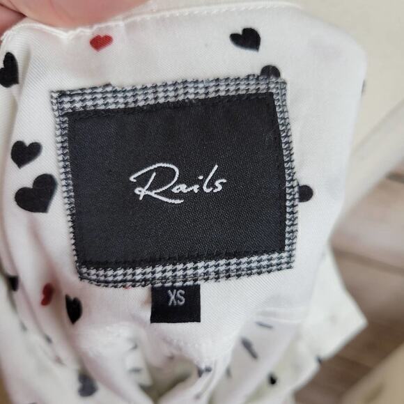 Rails Britt Button Down Hearts on‎ Fire White Shirt Size Extra Small - Picture 4 of 9